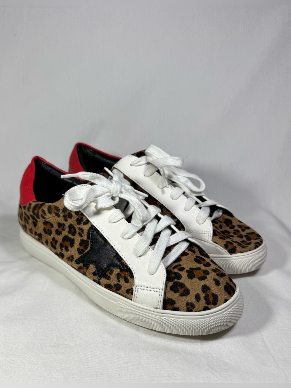 Nature Breeze Low Top Leopard Print
Sneakers